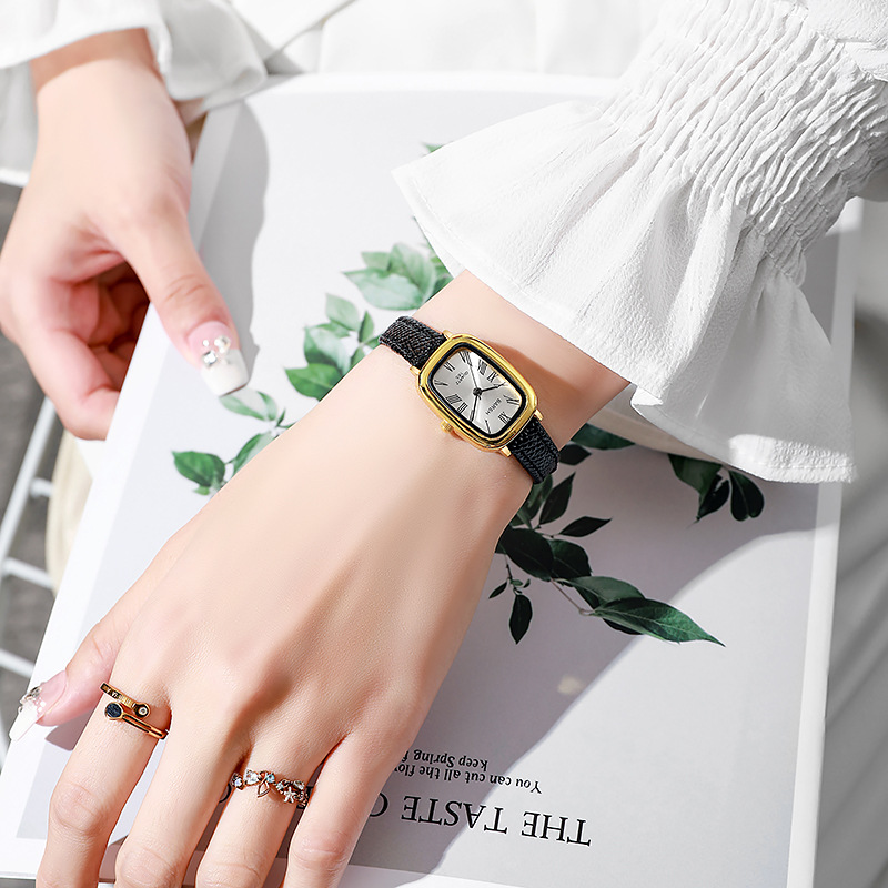 Modny zegarek kwarcowy damski  – Luxury Watch Leather Strap recenzja i cena