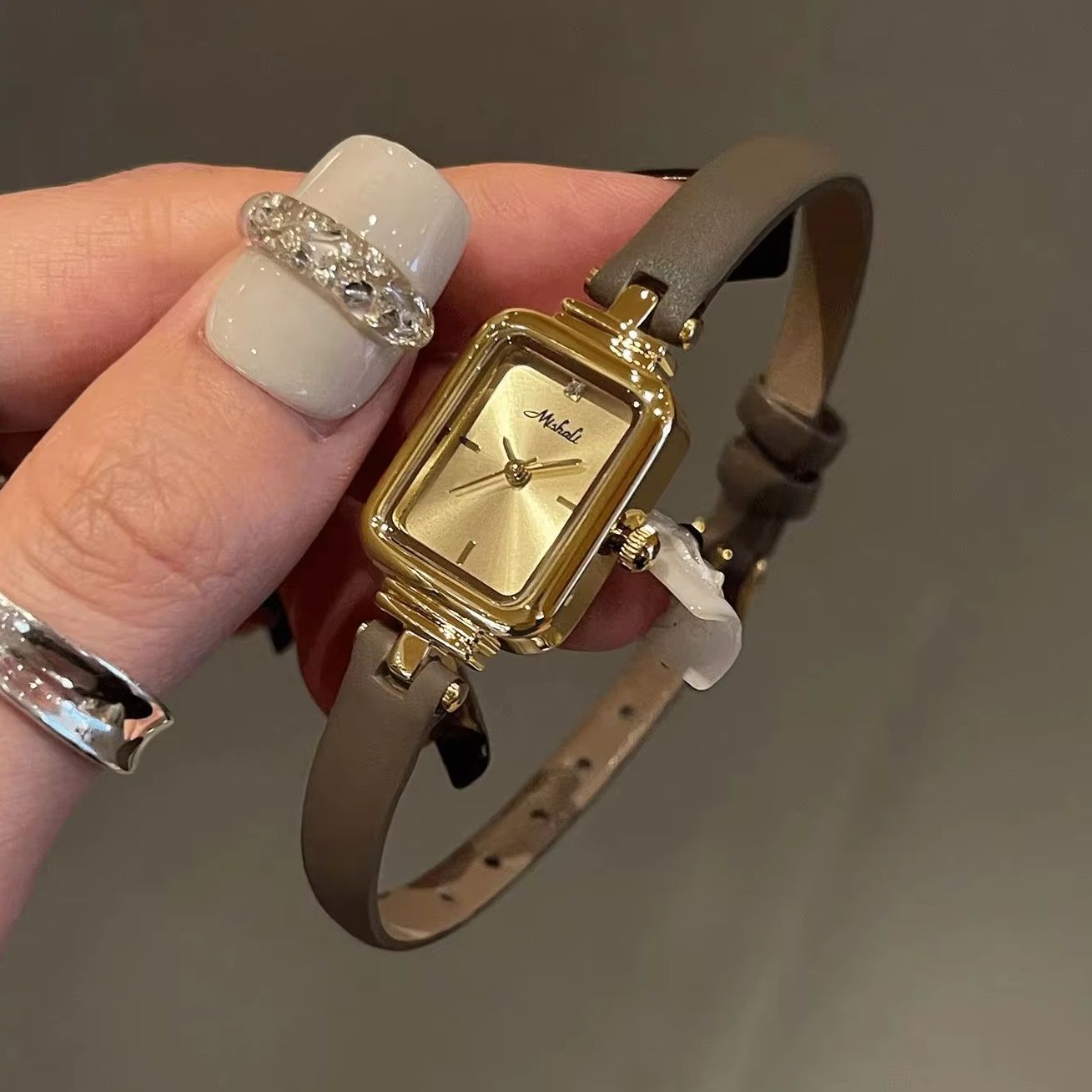 Luksusowy zegarek damski w sty – Luxury Watch Leather Strap recenzja i cena