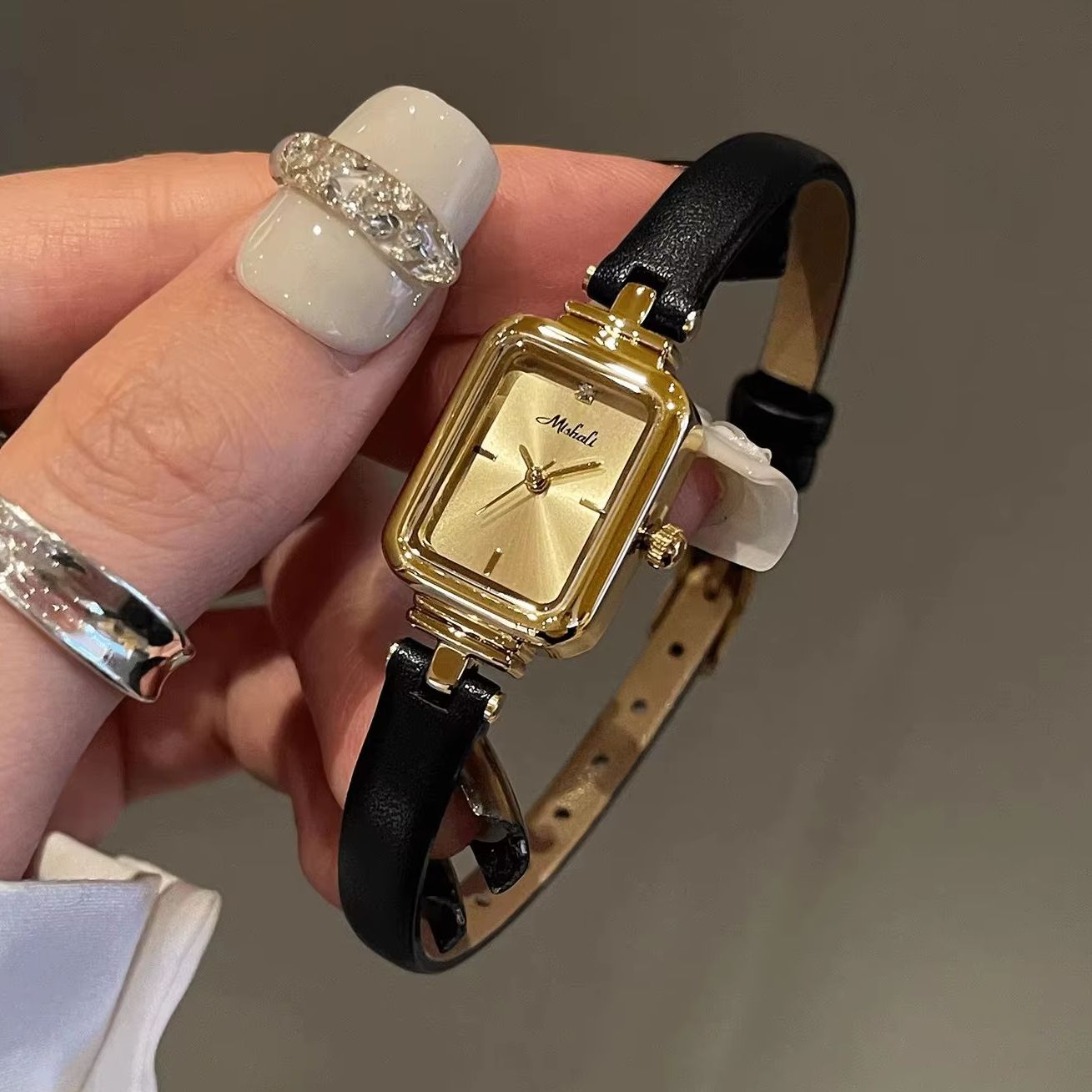 Luksusowy zegarek damski w sty – Luxury Watch Leather Strap recenzja i cena