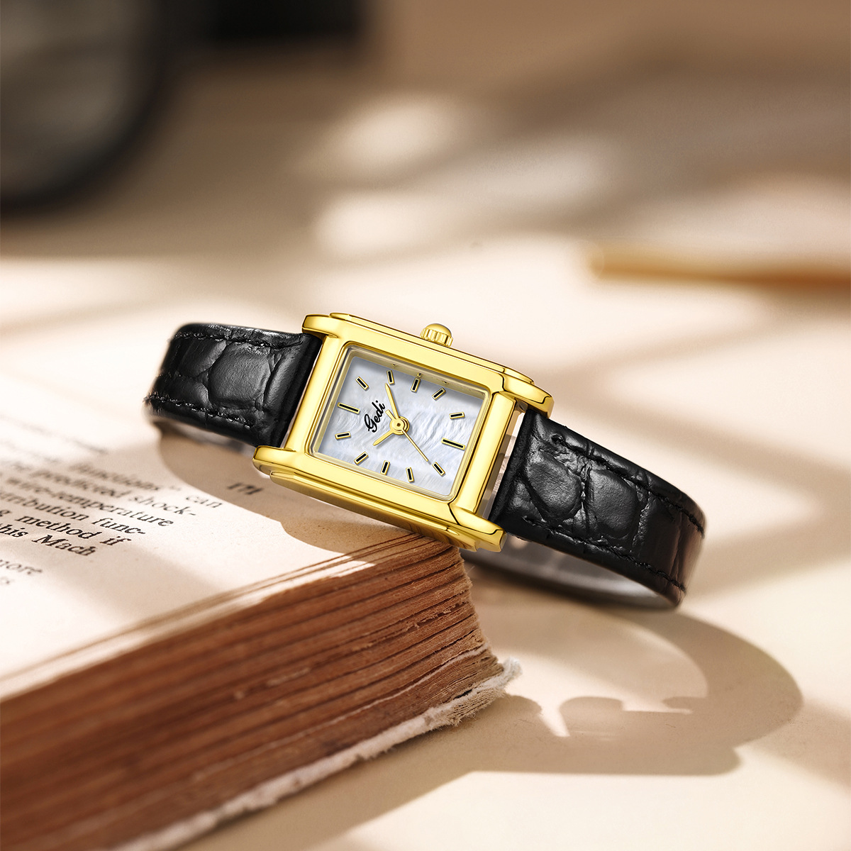 Zegarki damskie w stylu light  – Luxury Watch Leather Strap recenzja i cena
