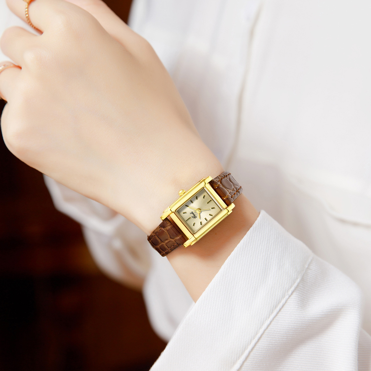 Zegarki damskie w stylu light  – Luxury Watch Leather Strap recenzja i cena